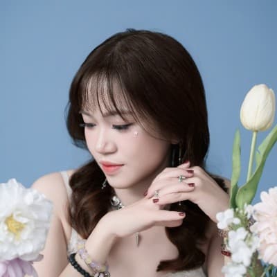 Thuy Hoang's profile